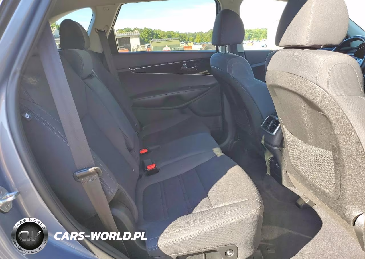2020 Kia Sorento S VIN:5XYPGDA57LG642919 - 11