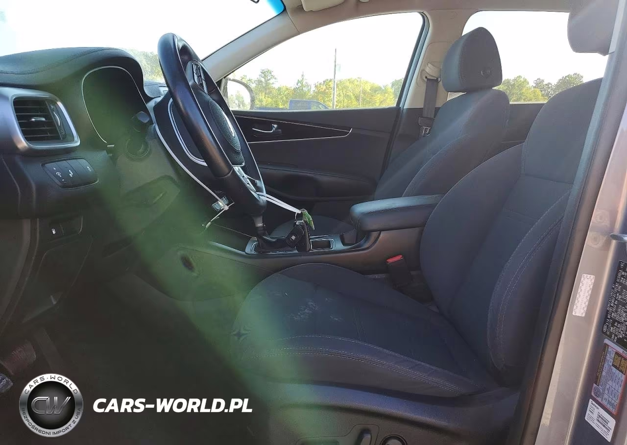 2020 Kia Sorento S VIN:5XYPGDA57LG642919 - 7