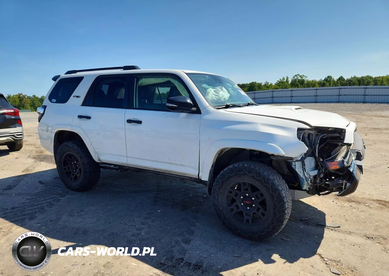 2021 Toyota 4Runner Venture Edition VIN:JTEHU5JR0M5945634 - 4