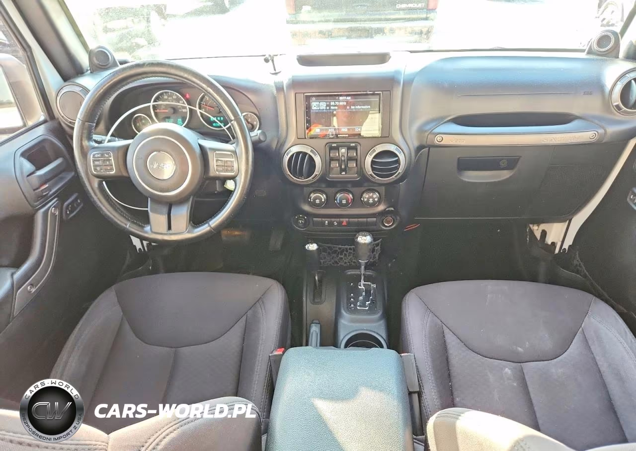 2014 Jeep Wrangler Unlimited Sport VIN:1C4BJWDGXEL116084 - 8