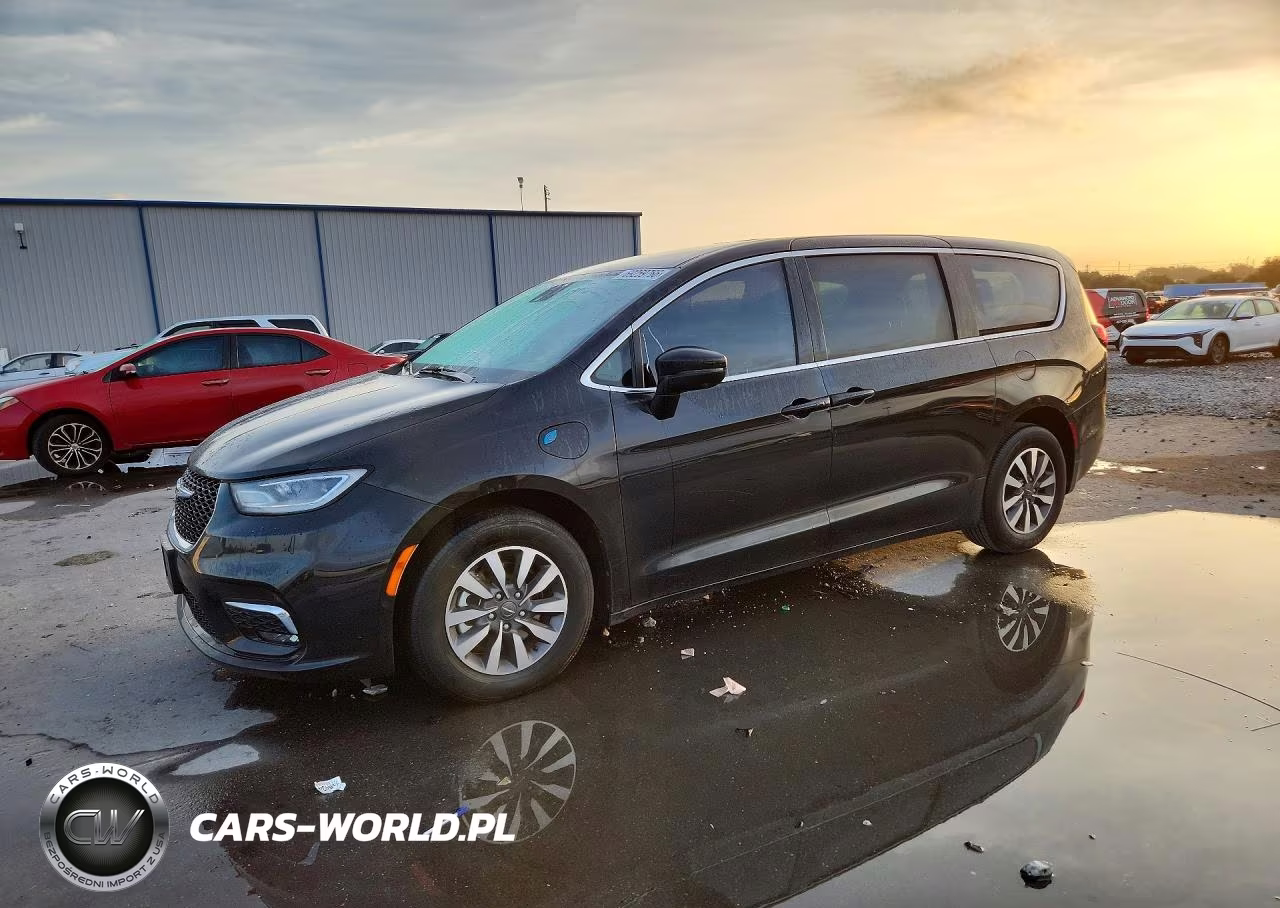 2023 Chrysler Pacifica Hybrid Touring L
