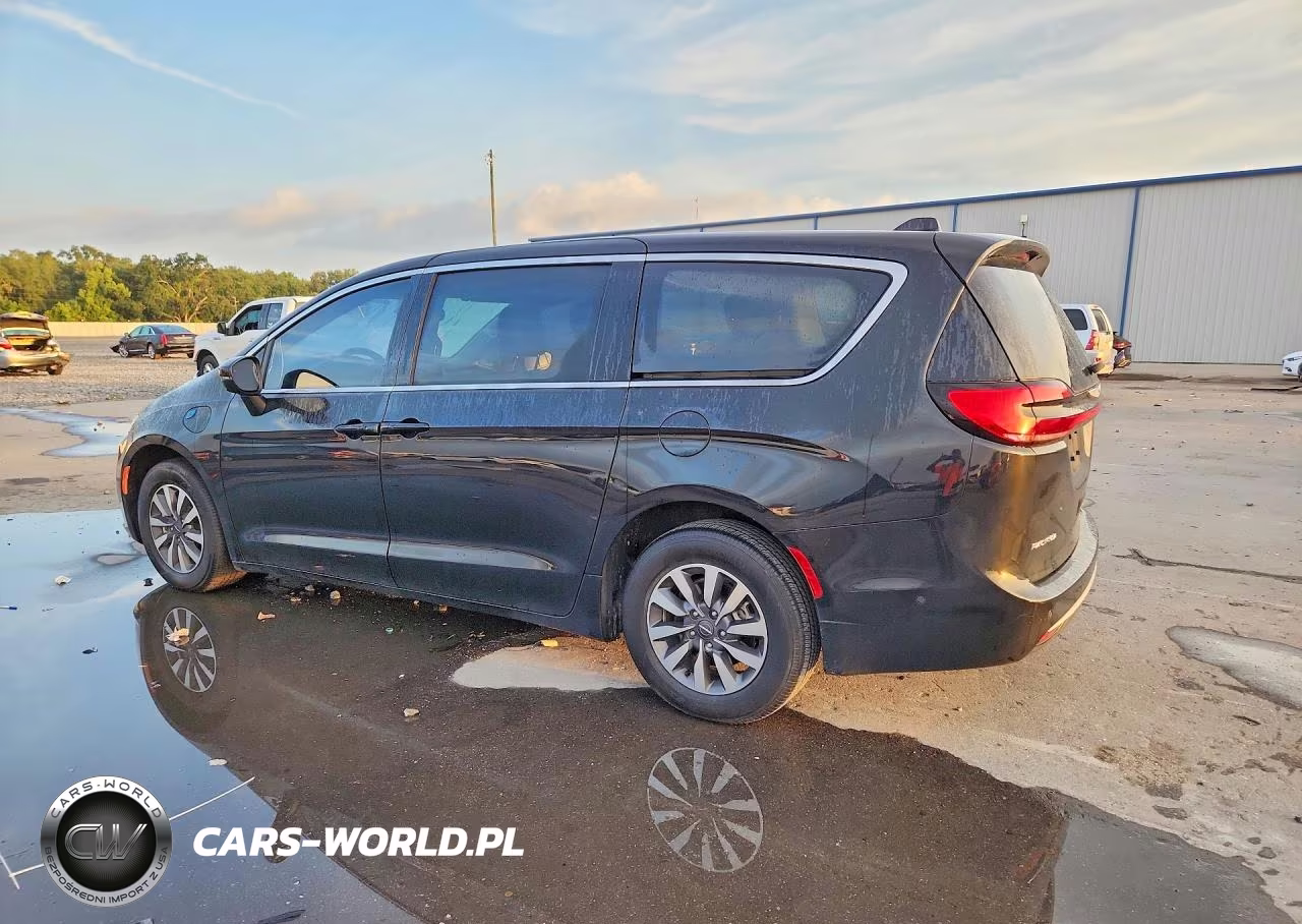 2023 Chrysler Pacifica Hybrid Touring L VIN:2C4RC1L79PR572679 - 2