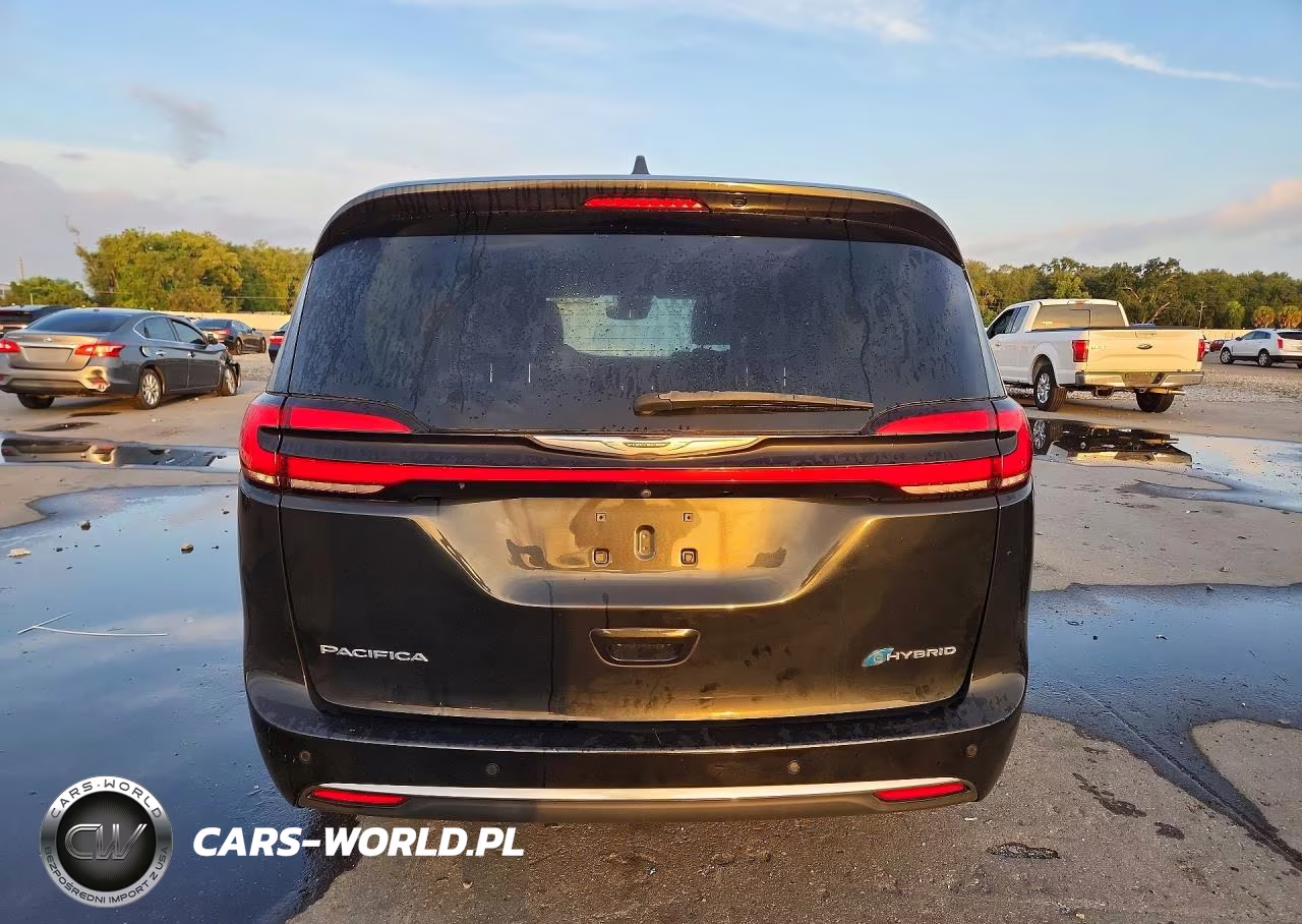 2023 Chrysler Pacifica Hybrid Touring L VIN:2C4RC1L79PR572679 - 6
