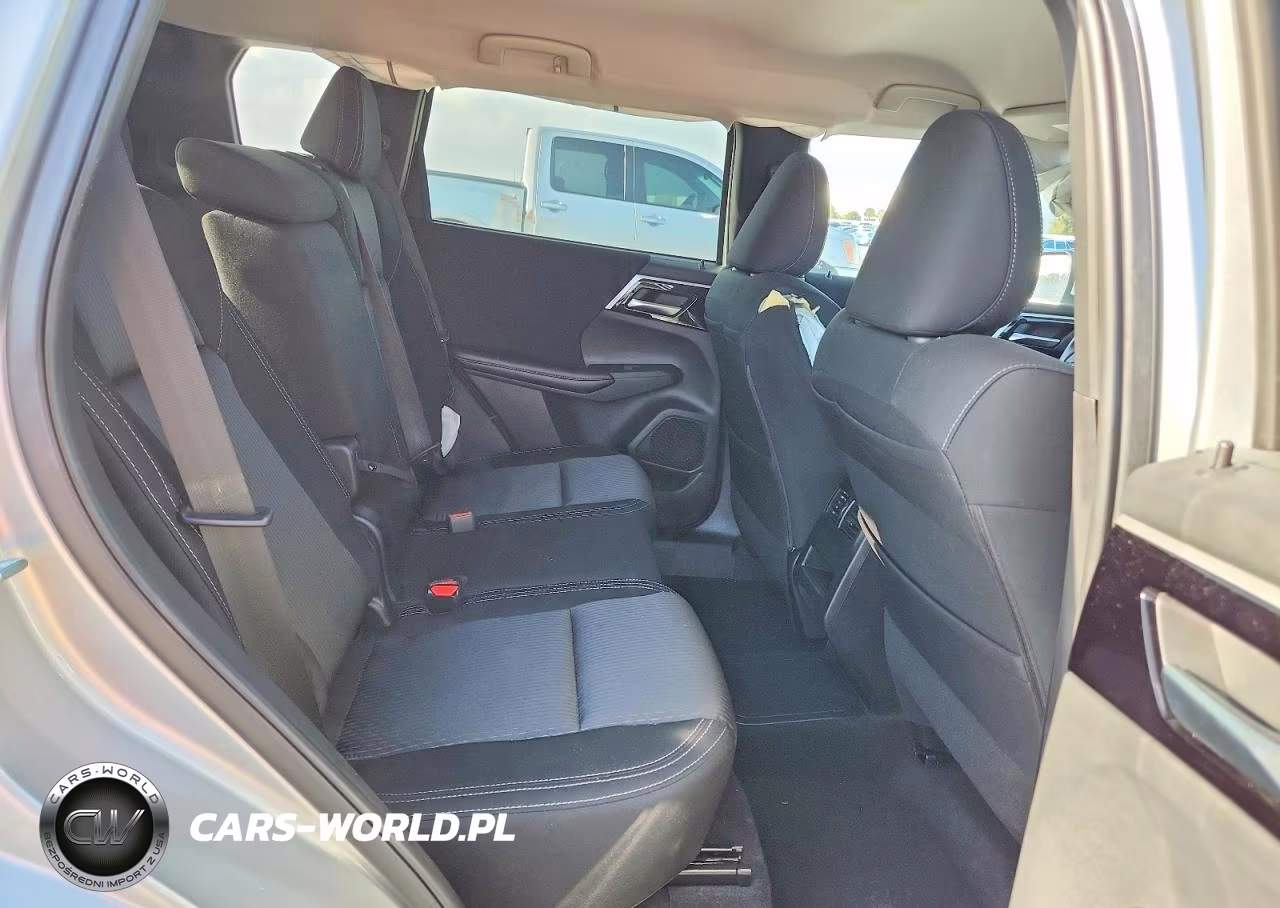 2024 Mits Outlander Phev VIN:JA4T5UA97RZ033132 - 11