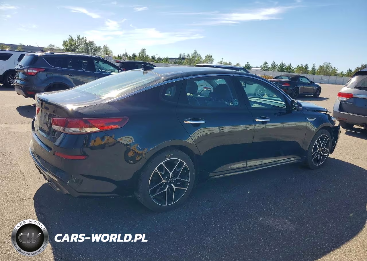 2020 Kia Optima Special Edition VIN:5XXGT4L34LG447596 - 3