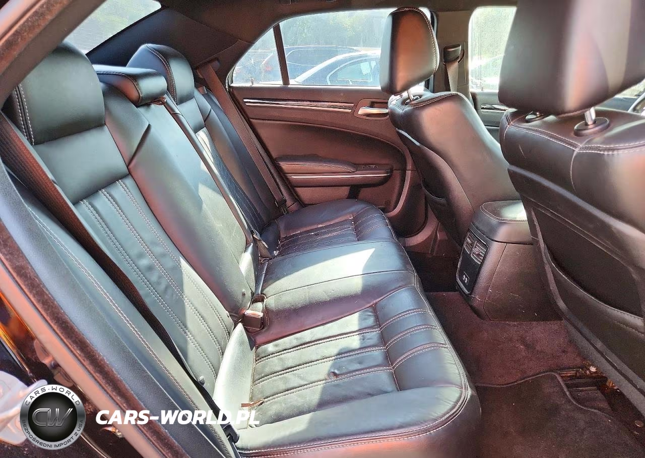 2018 Chrysler 300 S VIN:2C3CCABG2JH234226 - 10