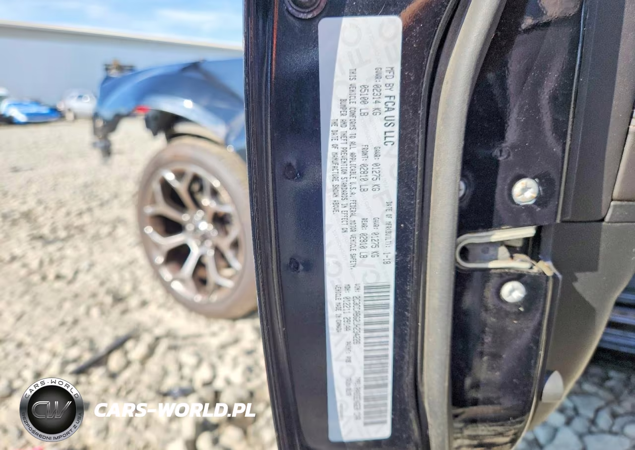 2018 Chrysler 300 S VIN:2C3CCABG2JH234226 - 12