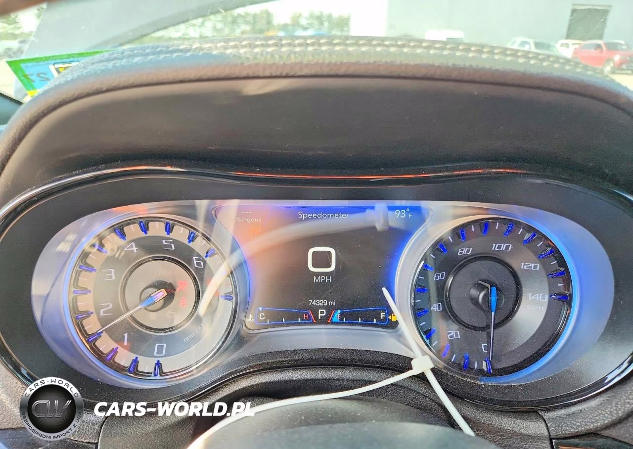 2018 Chrysler 300 S VIN:2C3CCABG2JH234226 - 9