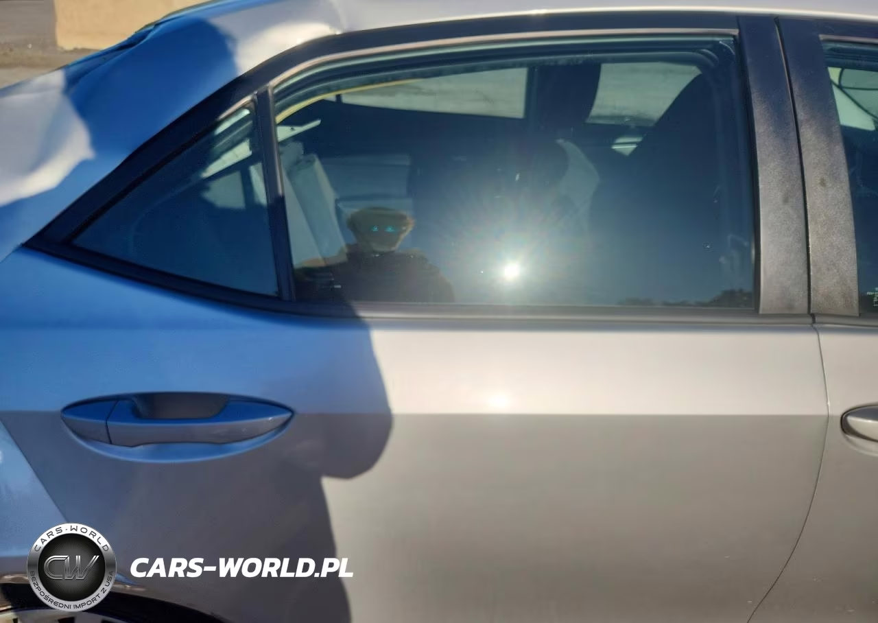 2018 Toyota Corolla Le VIN:2T1BURHE8JC006623 - 10