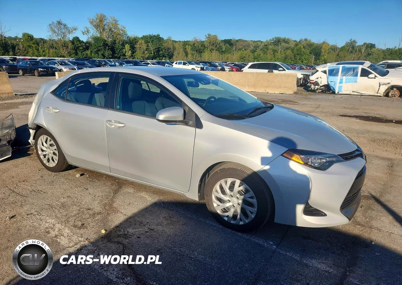 2018 Toyota Corolla Le VIN:2T1BURHE8JC006623 - 4