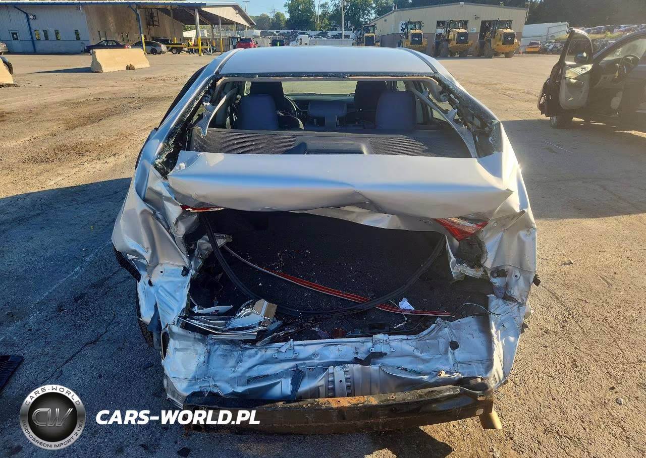 2018 Toyota Corolla Le VIN:2T1BURHE8JC006623 - 6