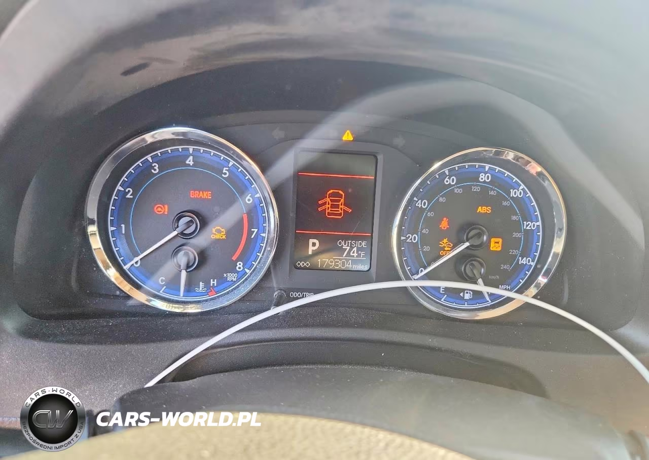 2018 Toyota Corolla Le VIN:2T1BURHE8JC006623 - 9