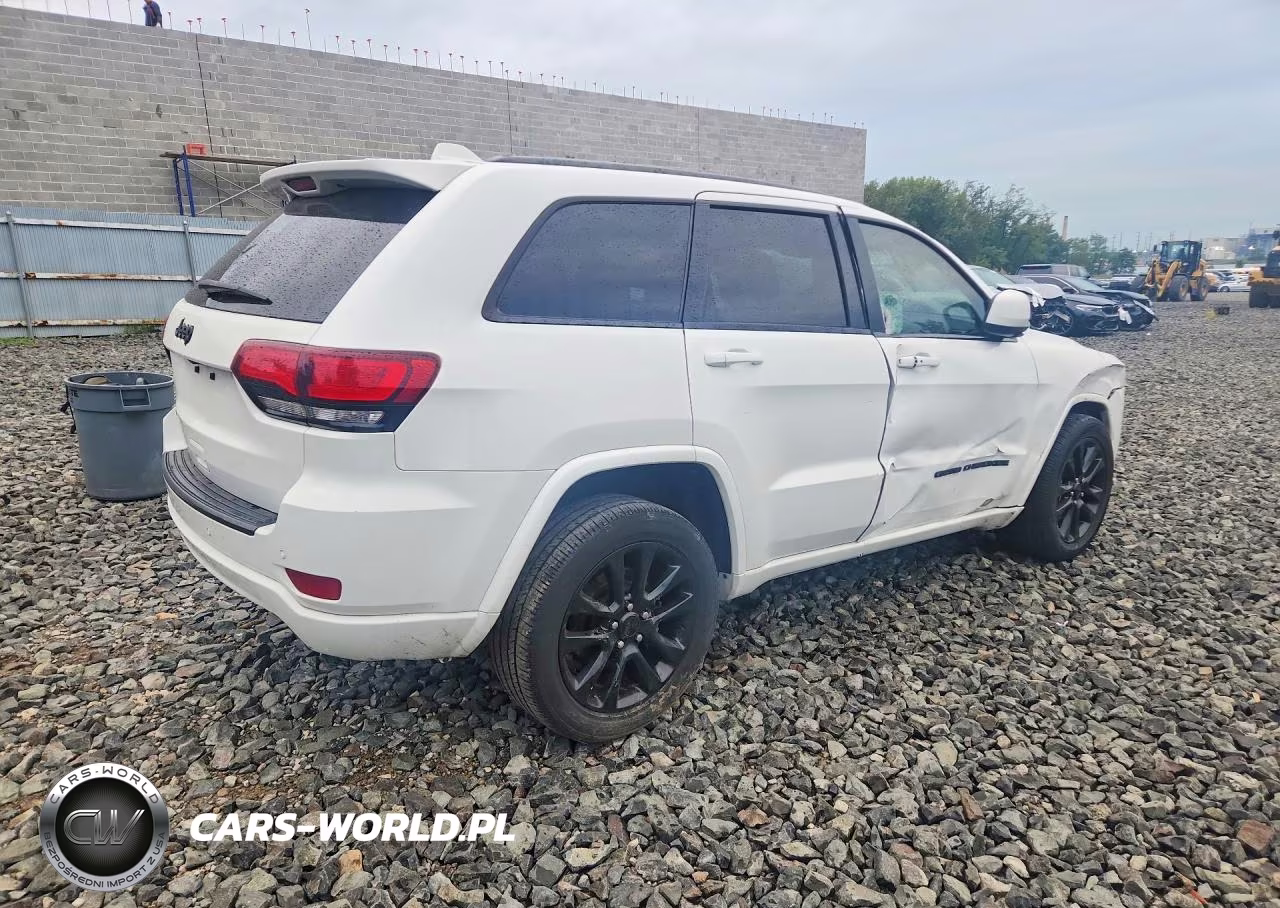 2019 Jeep Grand Cherokee Laredo VIN:1C4RJFAG7KC809404 - 3