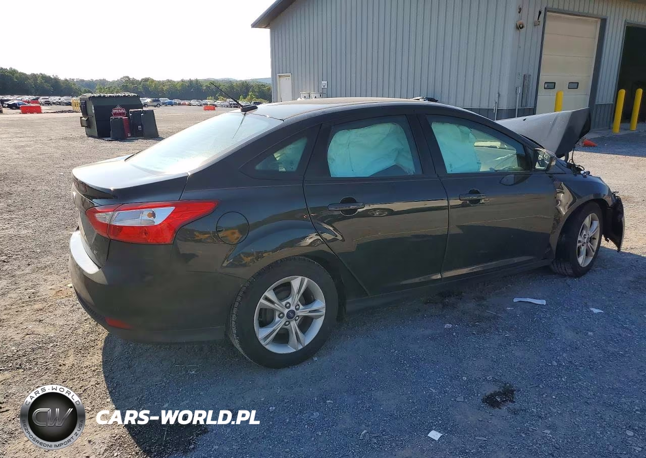 2014 Ford Focus Se VIN:1FADP3F21EL425133 - 3