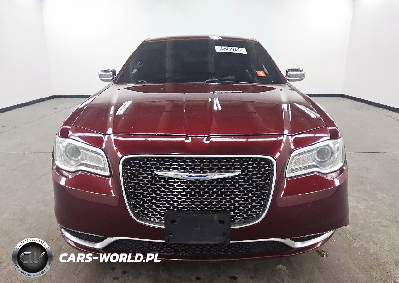 2018 Chrysler 300 Touring VIN:2C3CCAAG0JH278095 - 5