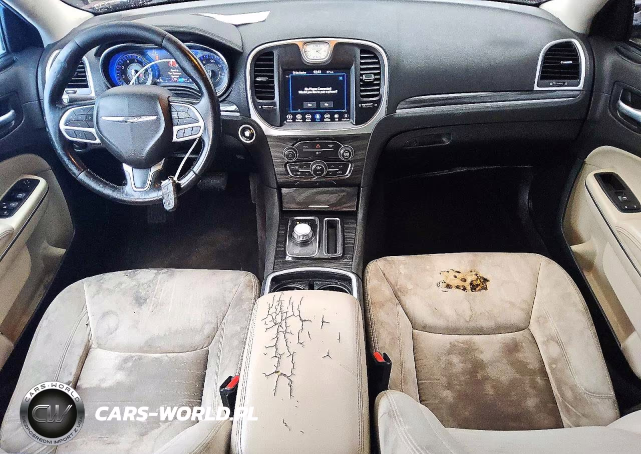 2018 Chrysler 300 Touring VIN:2C3CCAAG0JH278095 - 8