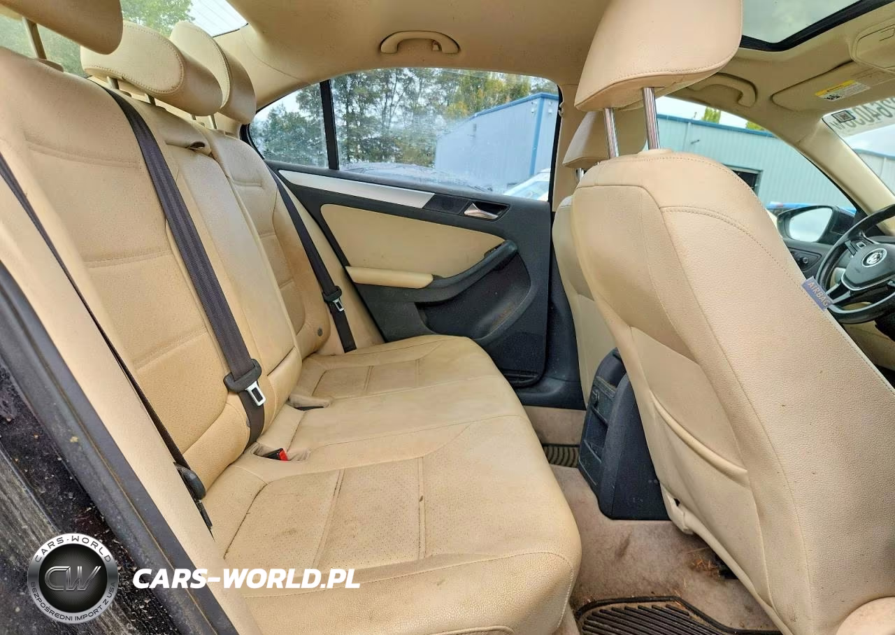 2016 Volkswagen Jetta Hybrid VIN:3VW637AJ2GM418680 - 10