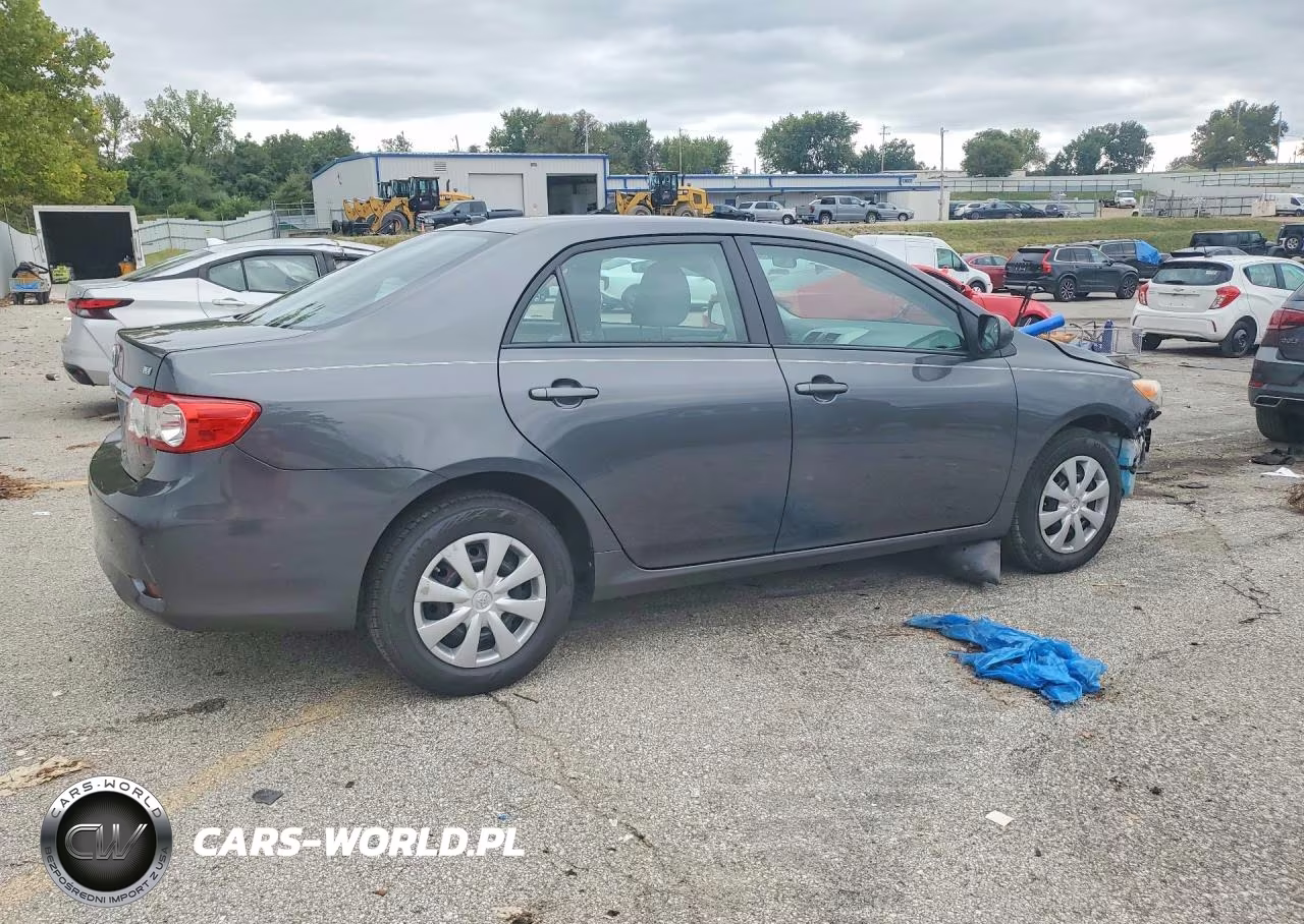 2011 Toyota Corolla Le VIN:2T1BU4EE5BC727586 - 3