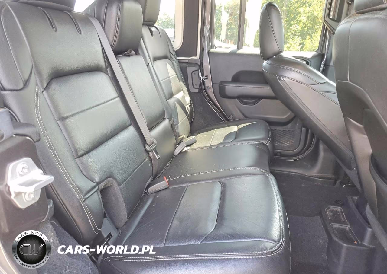 2019 Jeep Wrangler Unlimited Sahara VIN:1C4HJXEG6KW671266 - 10