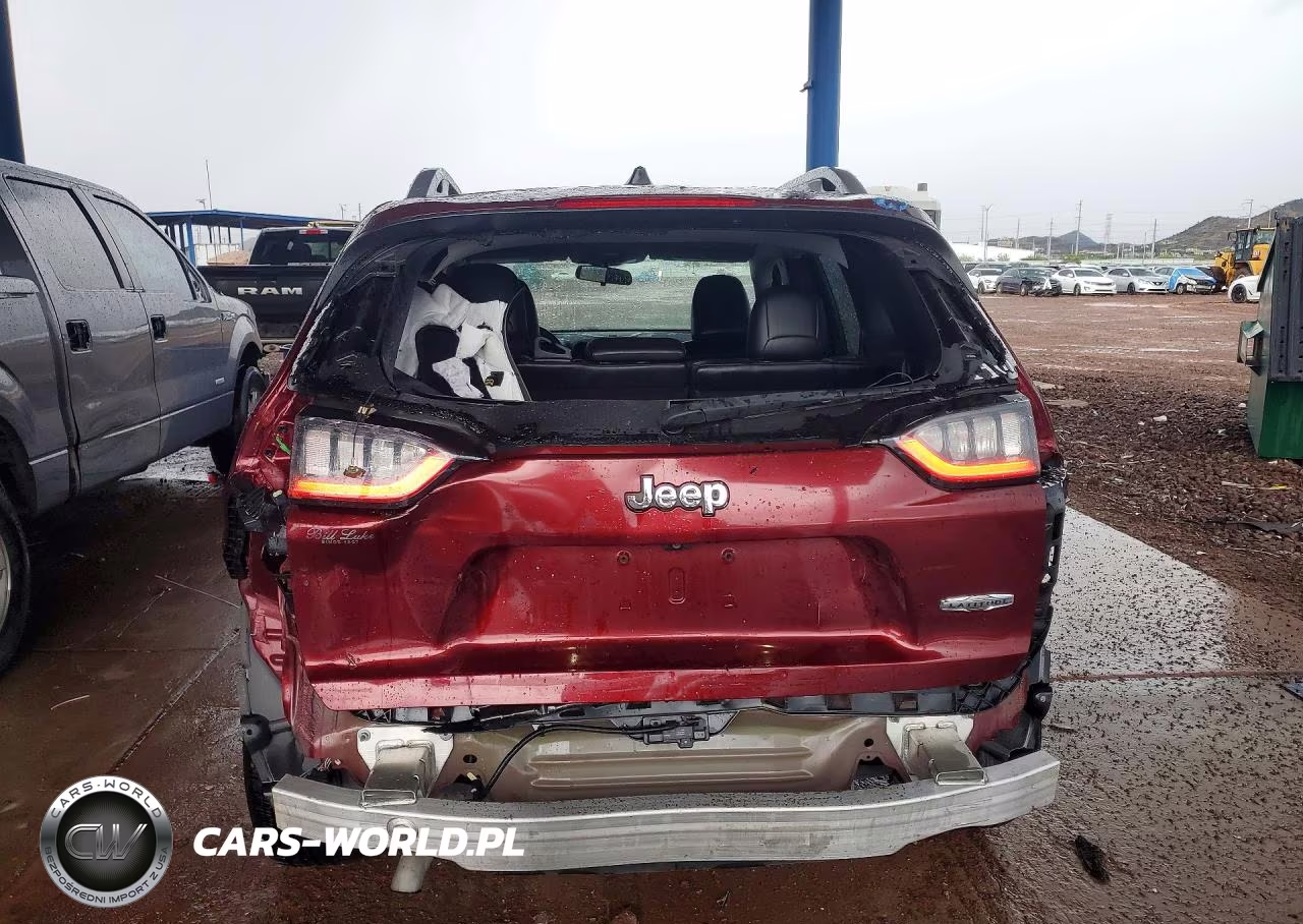 2019 Jeep Cherokee Latitude Plus VIN:1C4PJLLB7KD348089 - 6