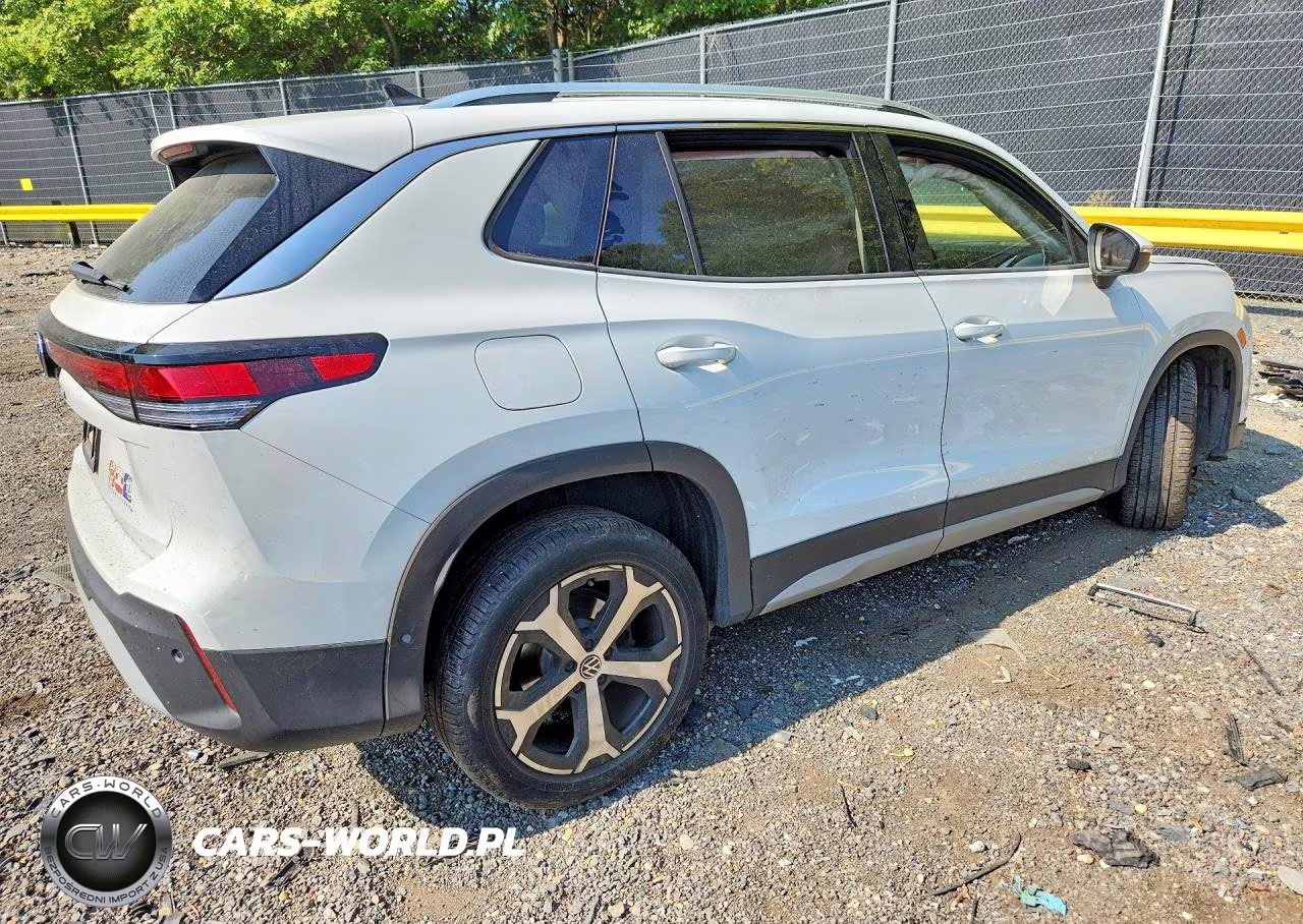 2025 Volkswagen Tiguan Se VIN:3VVFR7RM6SM018096 - 3