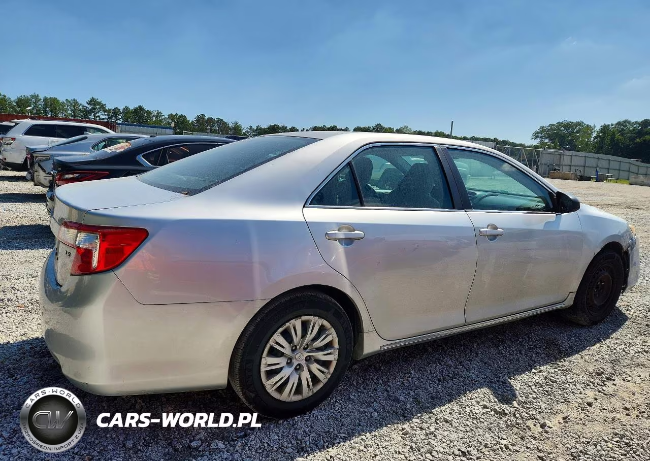 2014 Toyota Camry Le VIN:4T4BF1FK0ER356648 - 3