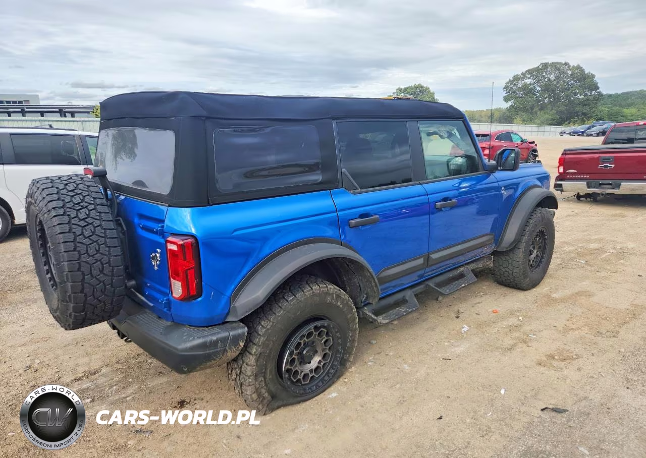 2024 Ford Bronco Black Diamond VIN:1FMDE1BH1RLA56810 - 3