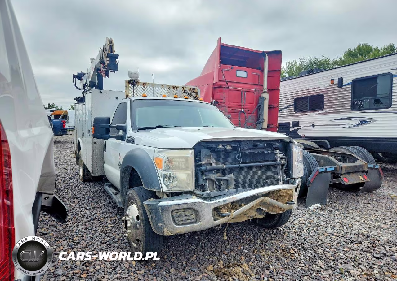 2014 Ford F550 Super Duty VIN:1FDUF5HT6EEA85928 - 4