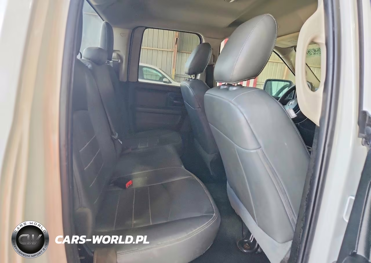 2019 Ram 1500 Classic Tradesman VIN:1C6RR6FG2KS685721 - 10