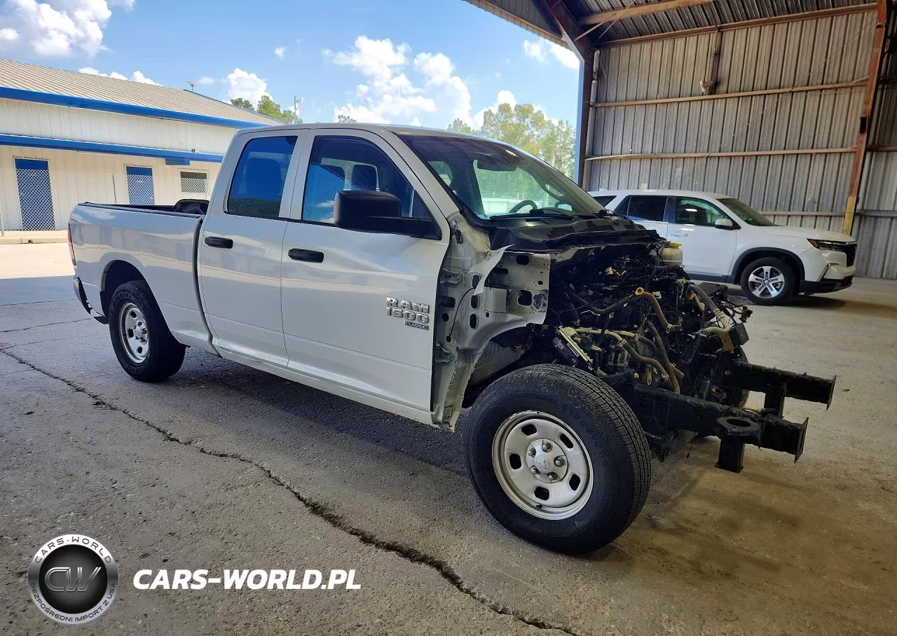 2019 Ram 1500 Classic Tradesman VIN:1C6RR6FG2KS685721 - 4