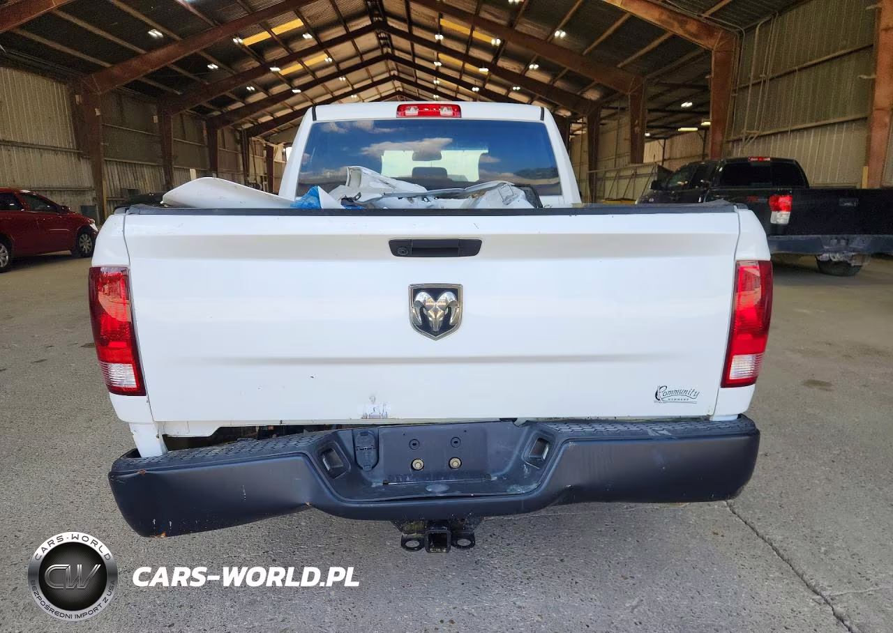 2019 Ram 1500 Classic Tradesman VIN:1C6RR6FG2KS685721 - 6