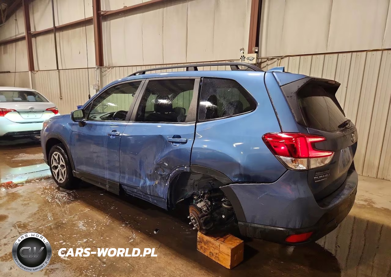 2022 Subaru Forester Premium VIN:JF2SKAEC0NH418578 - 2