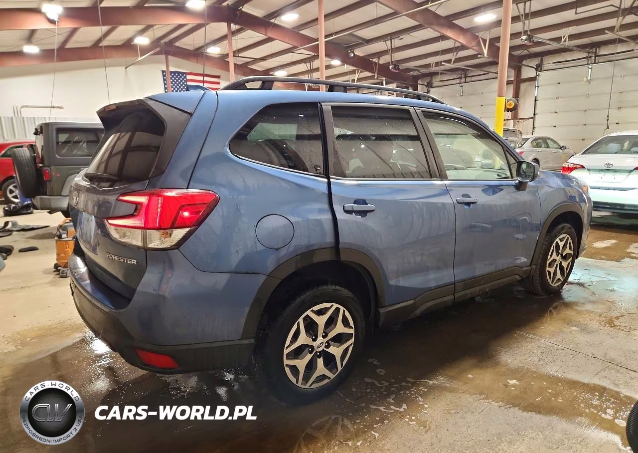 2022 Subaru Forester Premium VIN:JF2SKAEC0NH418578 - 3
