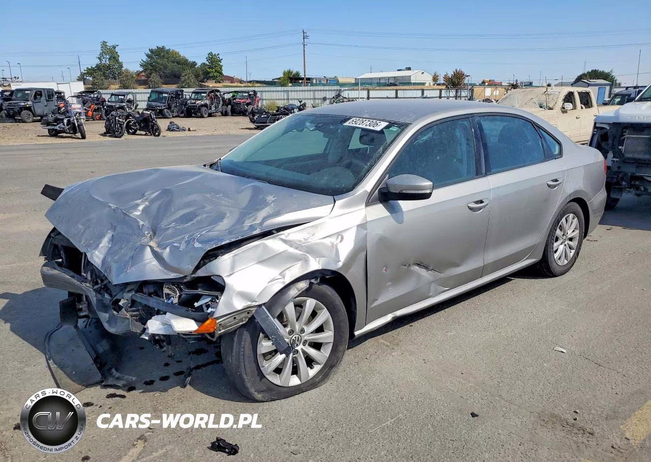 2013 Volkswagen Passat S VIN:1VWAP7A33DC050717 - 1