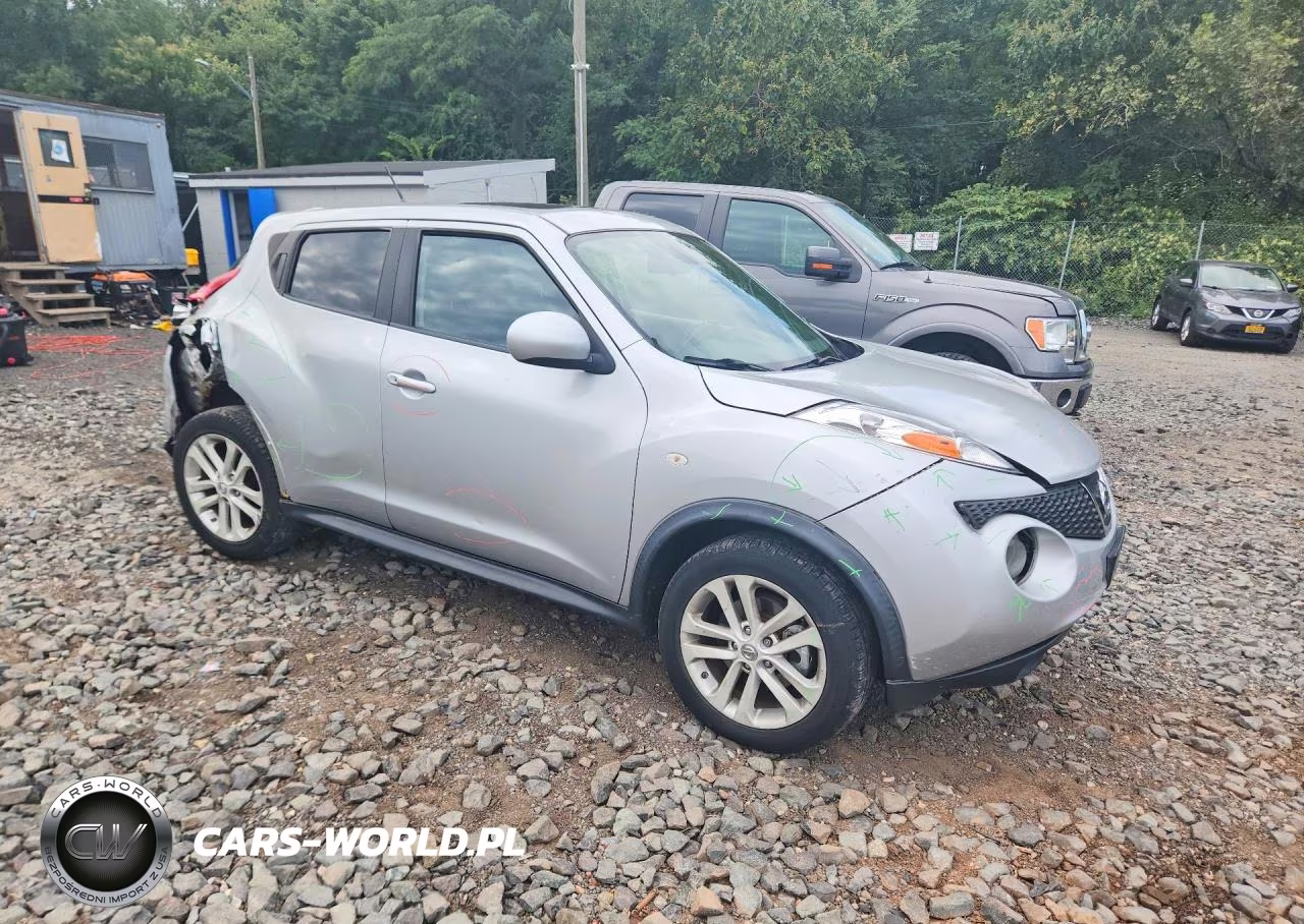 2013 Nissan Juke S VIN:JN8AF5MV2DT211764 - 4