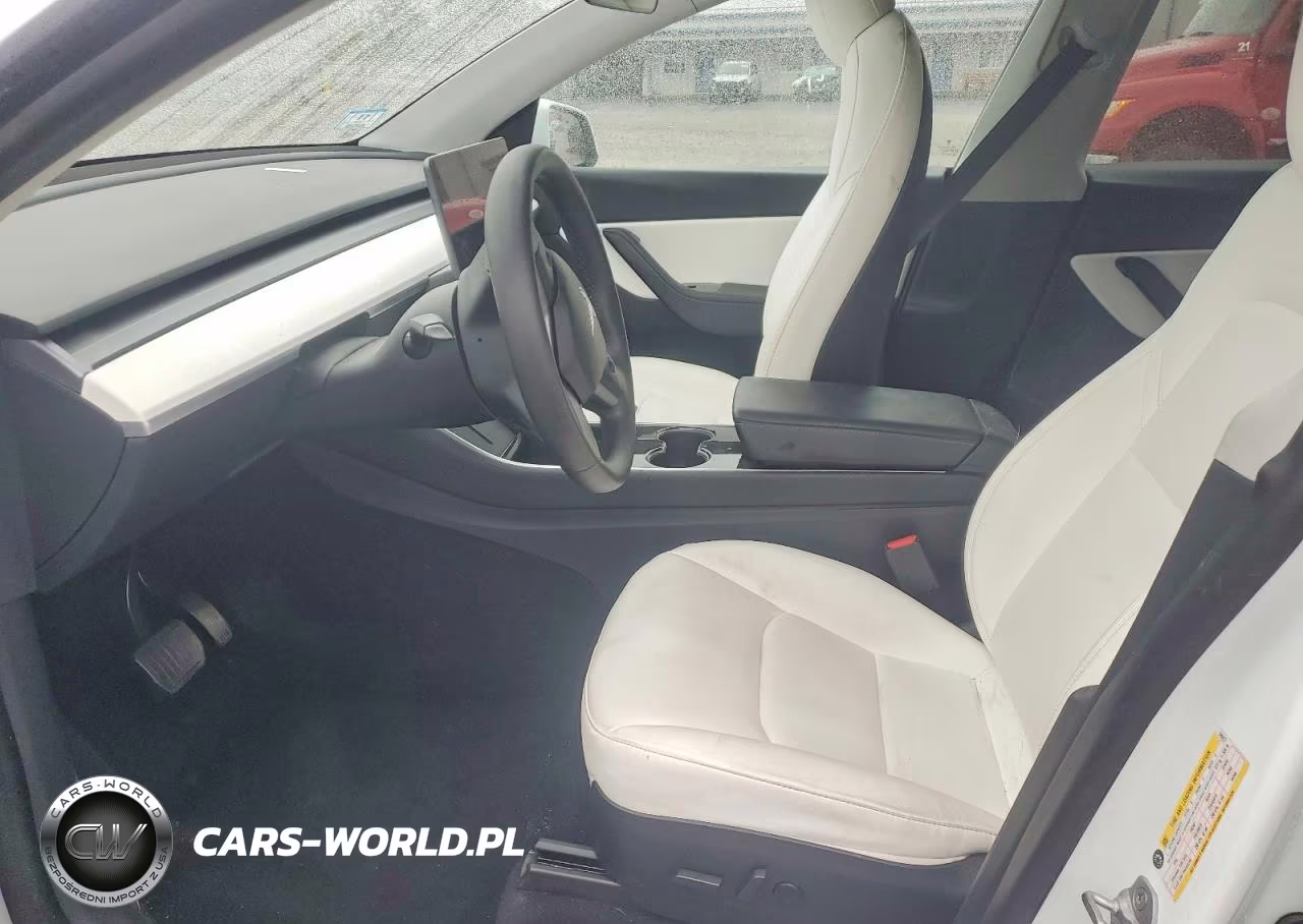 2020 Tesla Model Y VIN:5YJYGDEE8LF049477 - 7