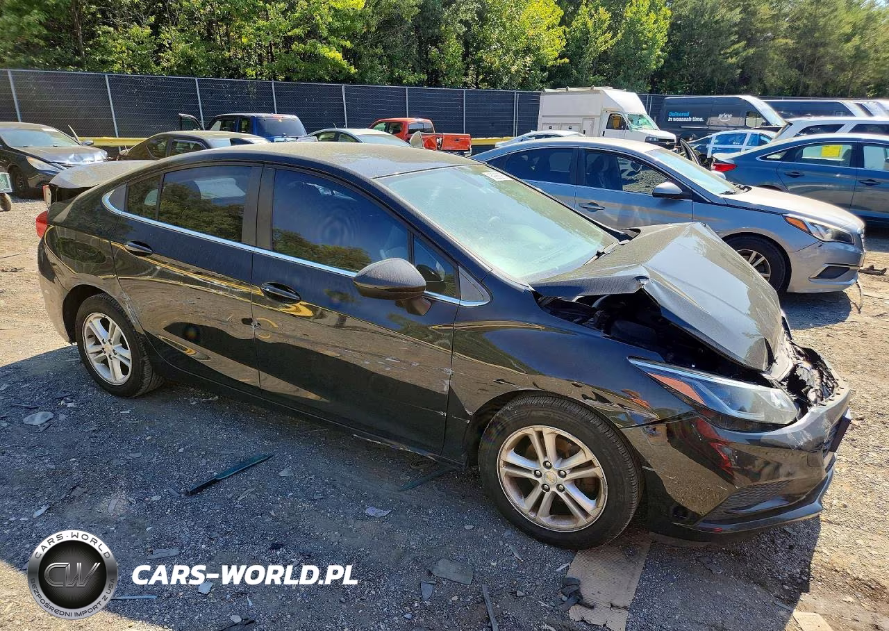2017 Chevrolet Cruze Lt VIN:1G1BE5SM2H7223563 - 4