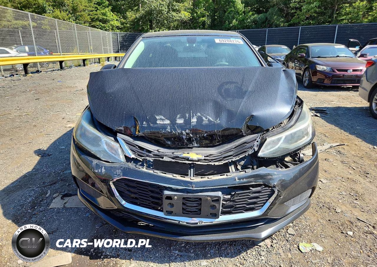 2017 Chevrolet Cruze Lt VIN:1G1BE5SM2H7223563 - 5