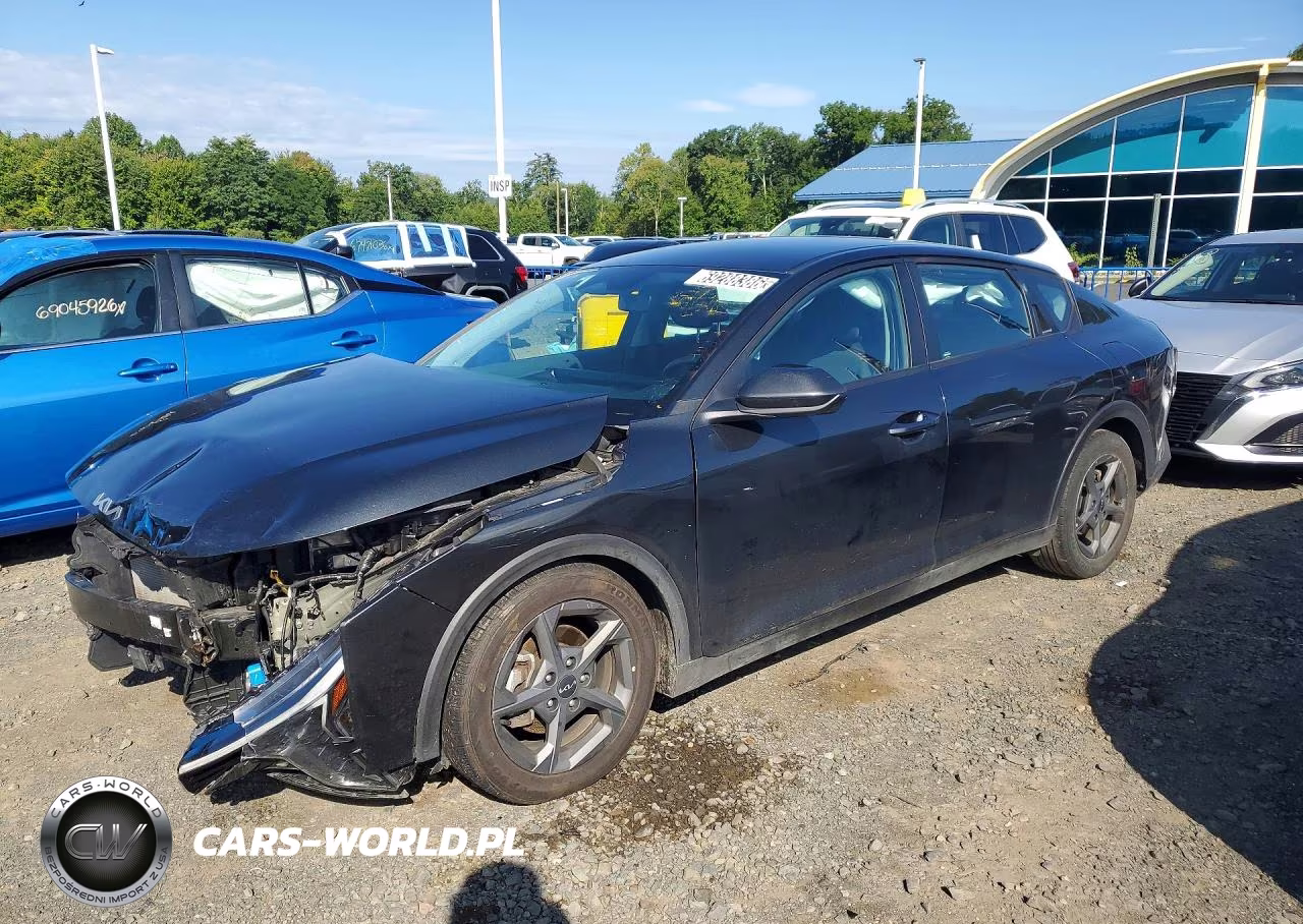 2025 Kia K4 Lxs VIN:3KPFT4DEXSE093800 - 1