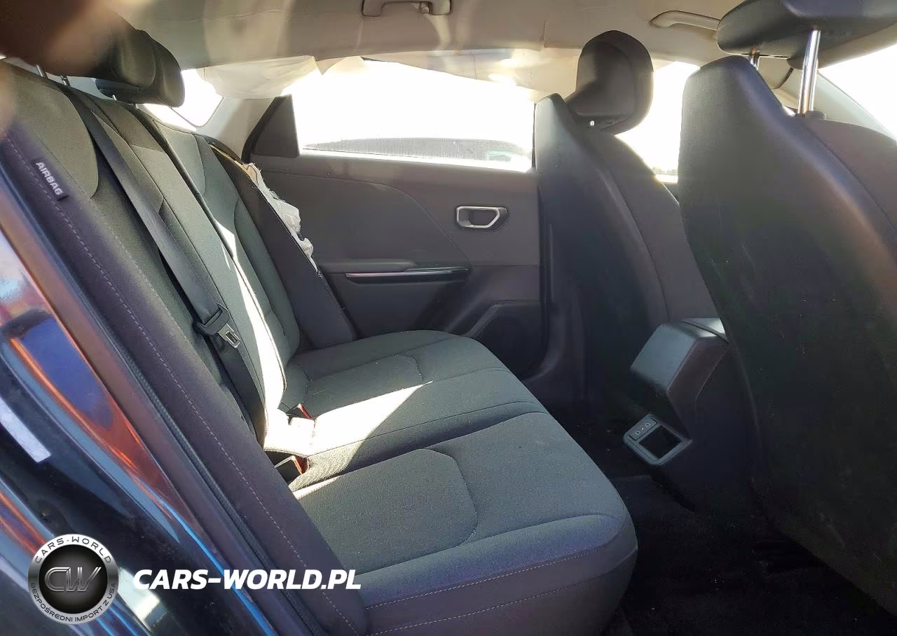 2025 Kia K4 Lxs VIN:3KPFT4DEXSE093800 - 10