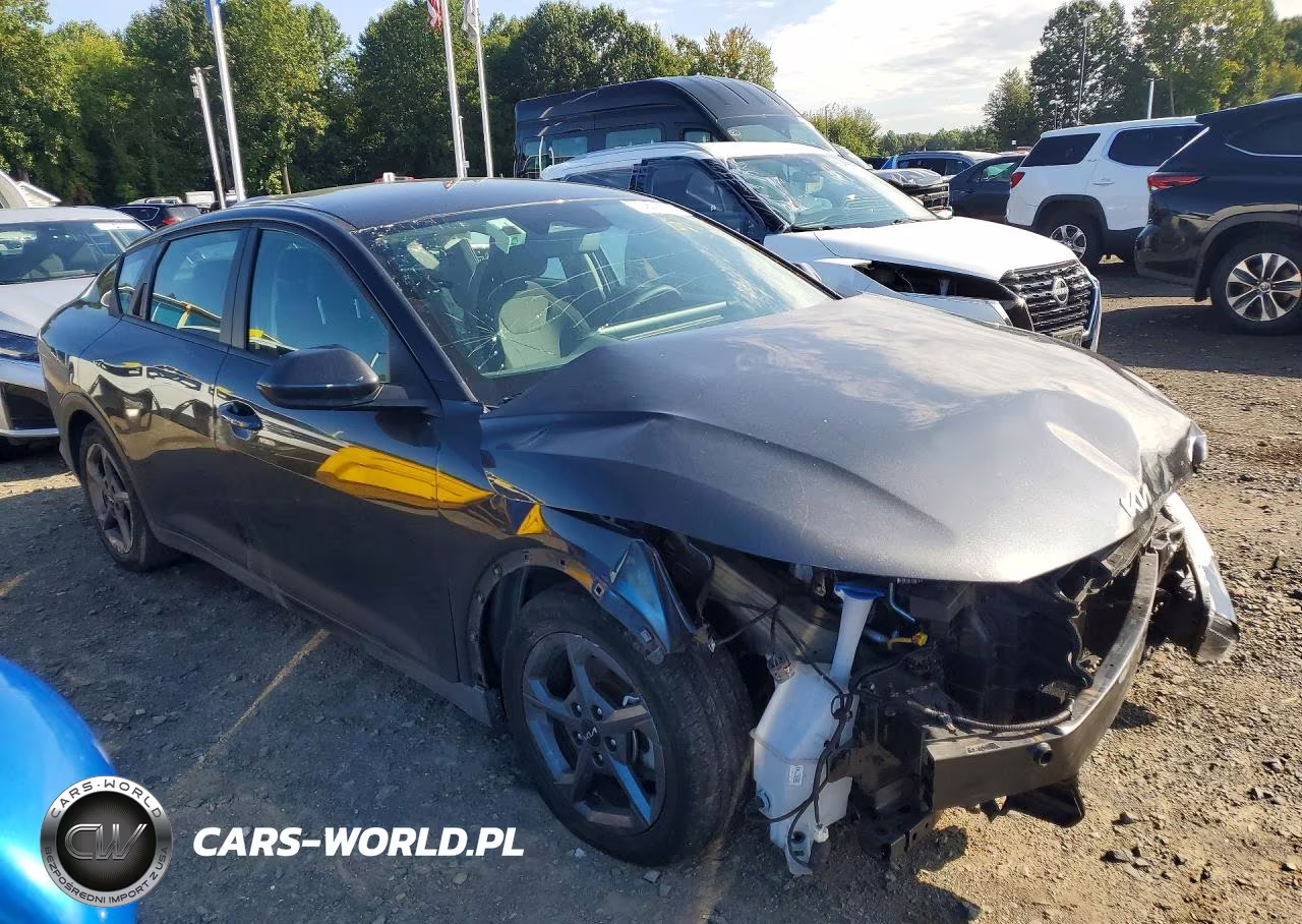 2025 Kia K4 Lxs VIN:3KPFT4DEXSE093800 - 4