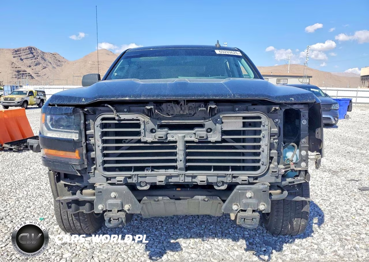 2018 Chevrolet Silverado K1500 Custom VIN:3GCUKPEC4JG340031 - 5