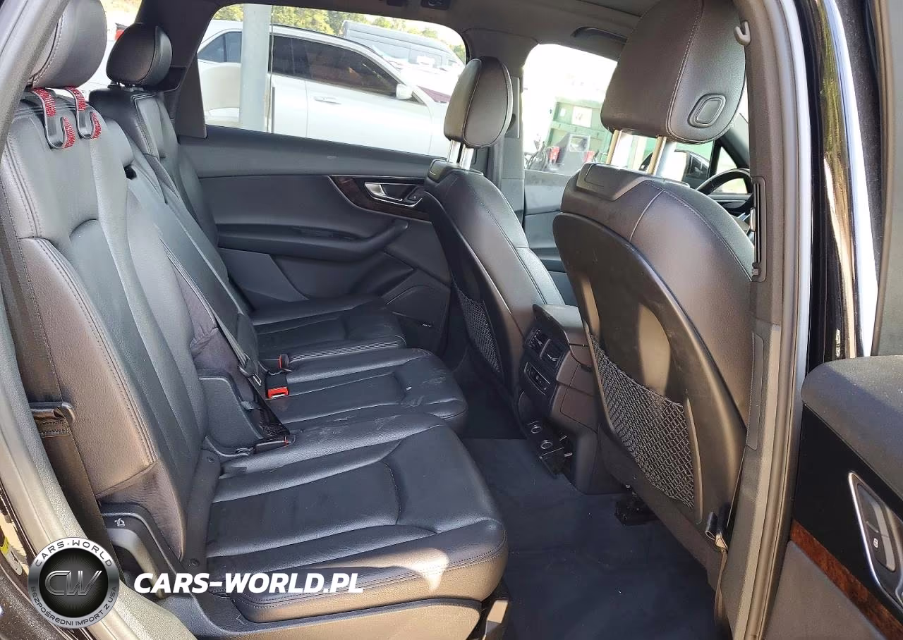 2017 Audi Q7 Premium Plus VIN:WA1LAAF72HD023606 - 10