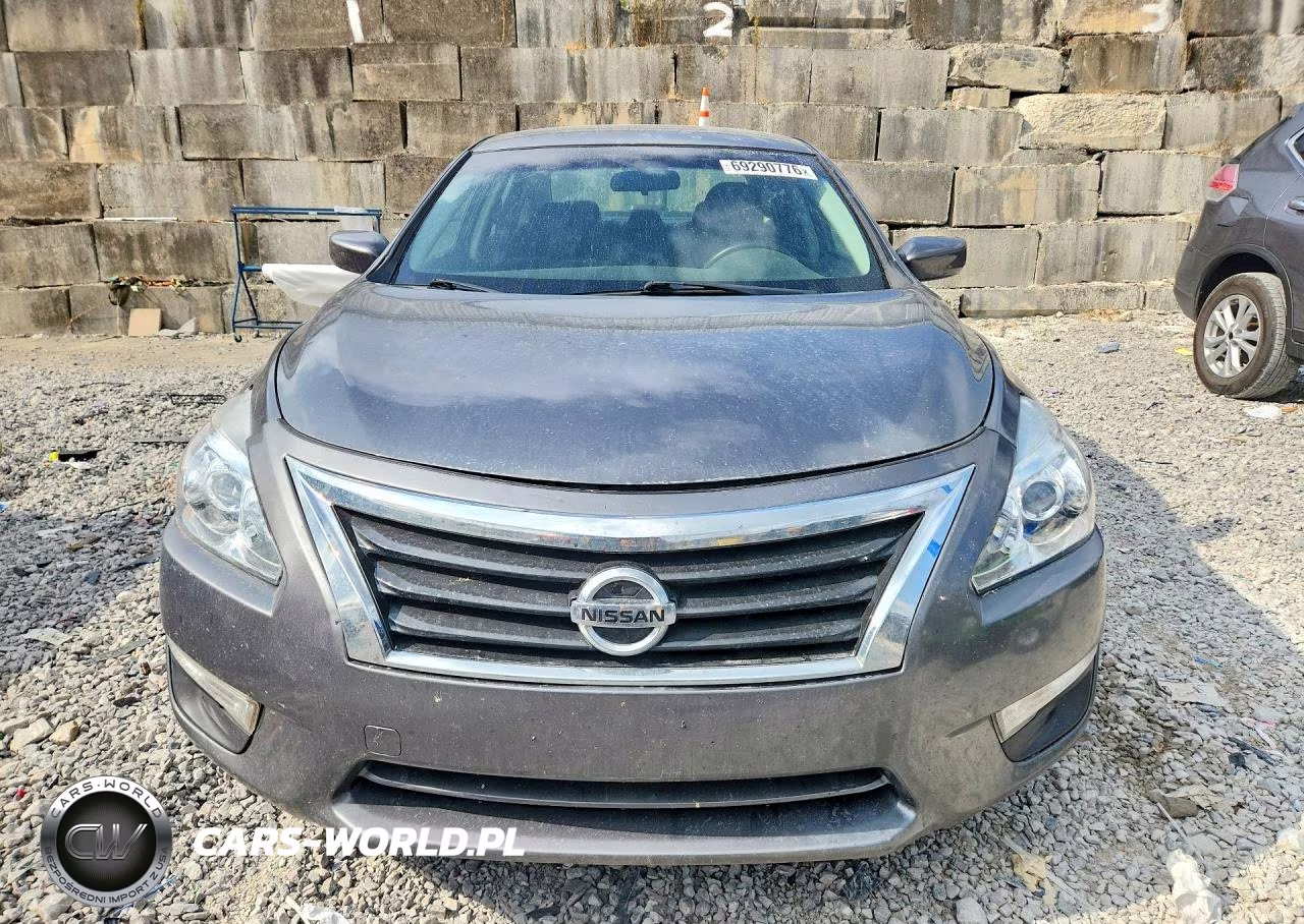 2014 Nissan Altima 2.5 S VIN:1N4AL3AP8EN355300 - 5