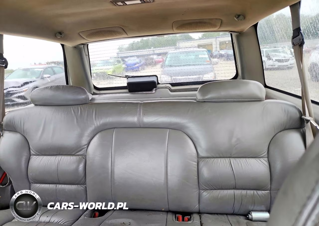 1996 Chevrolet Tahoe K1500 VIN:3GNEK18R3TG109178 - 10