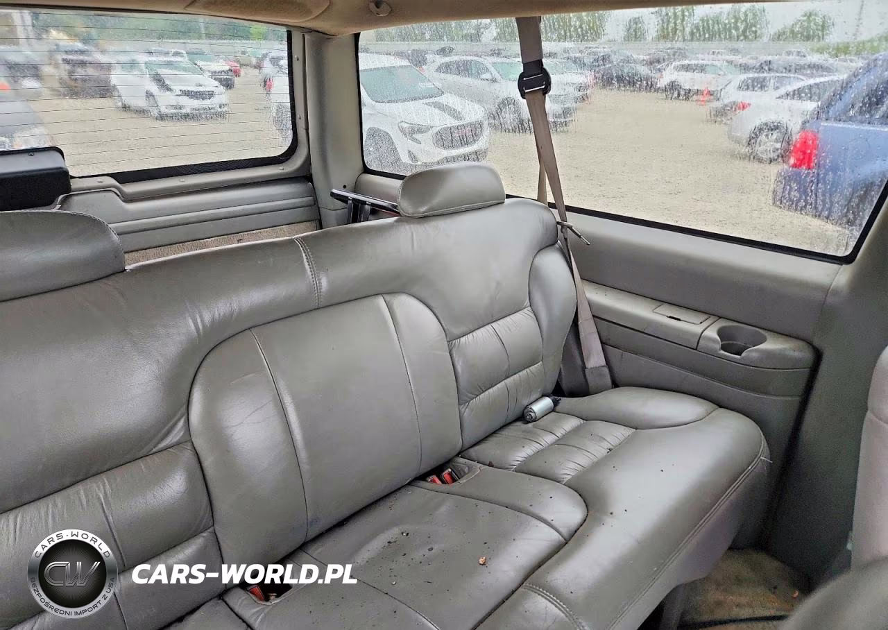 1996 Chevrolet Tahoe K1500 VIN:3GNEK18R3TG109178 - 11