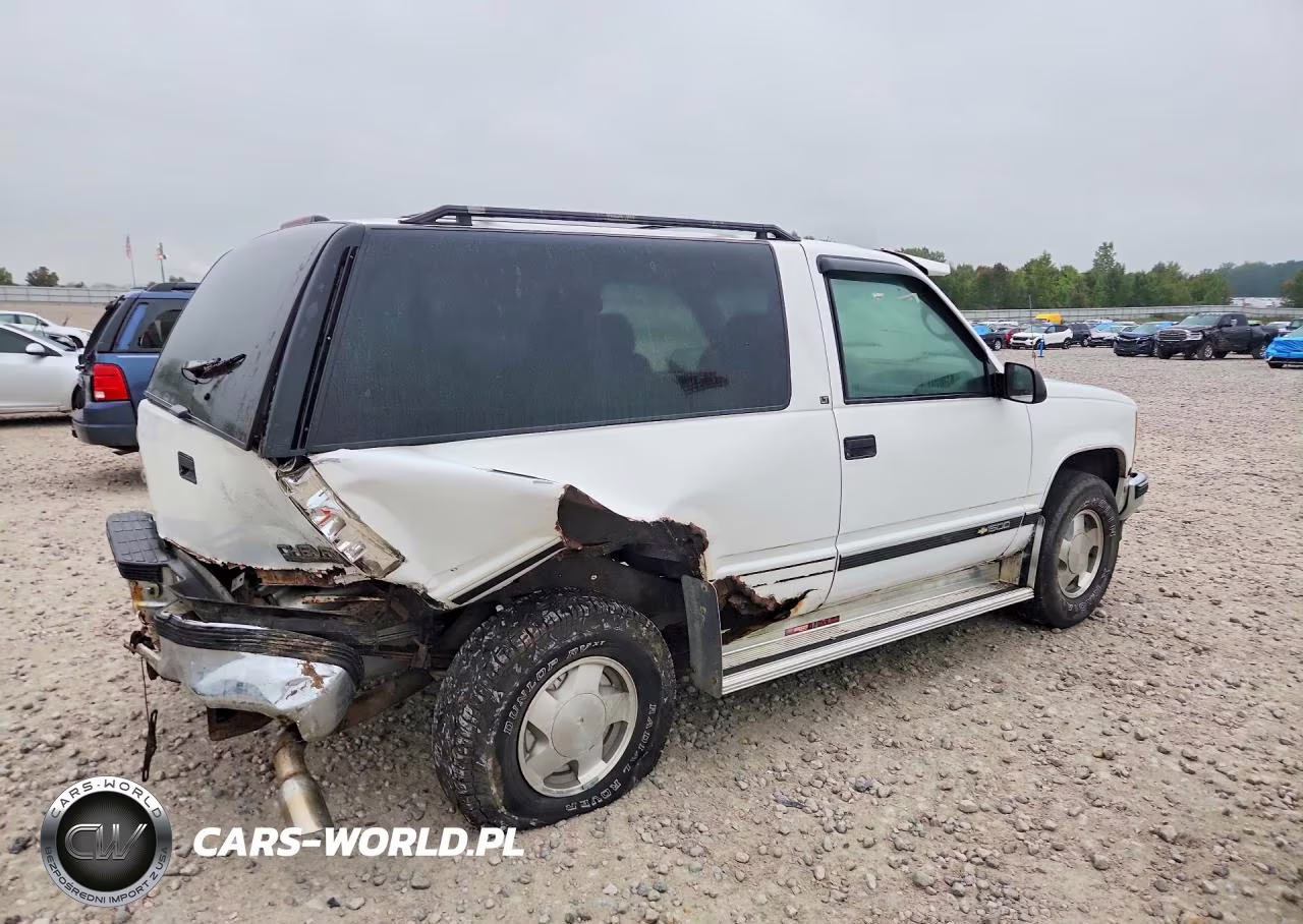 1996 Chevrolet Tahoe K1500 VIN:3GNEK18R3TG109178 - 3