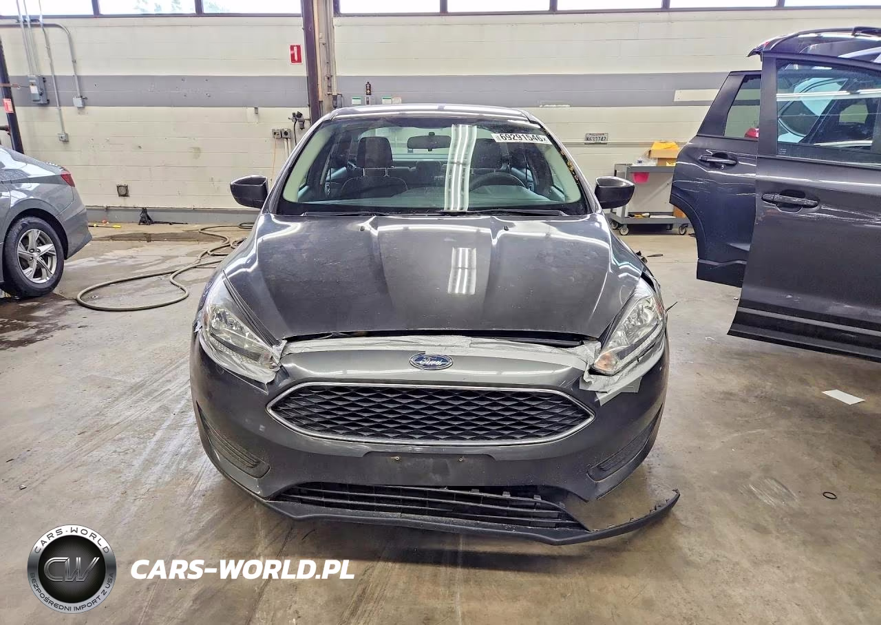 2018 Ford Focus Se VIN:1FADP3F28JL251670 - 5