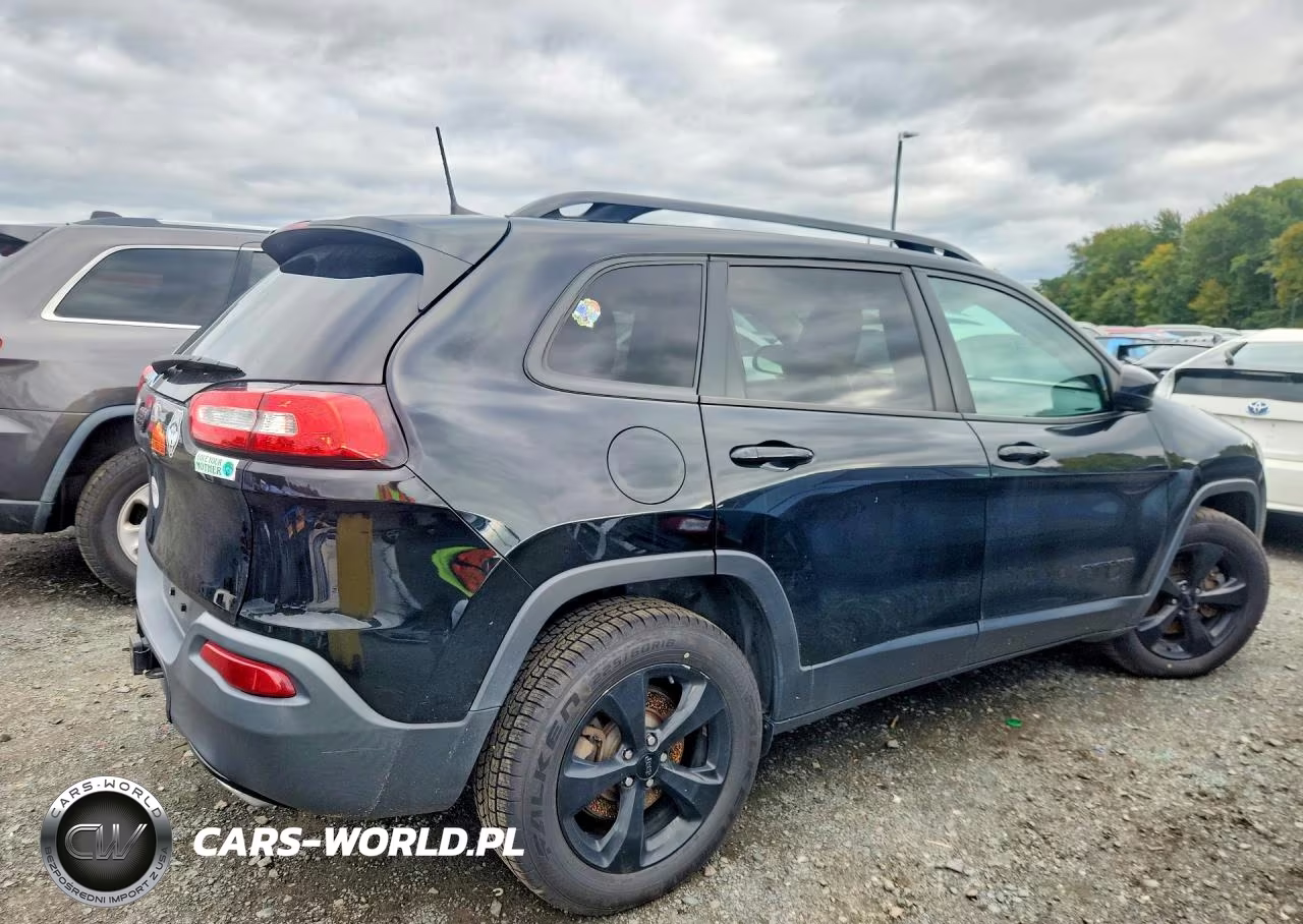 2018 Jeep Cherokee Latitude VIN:1C4PJMCX9JD516282 - 3