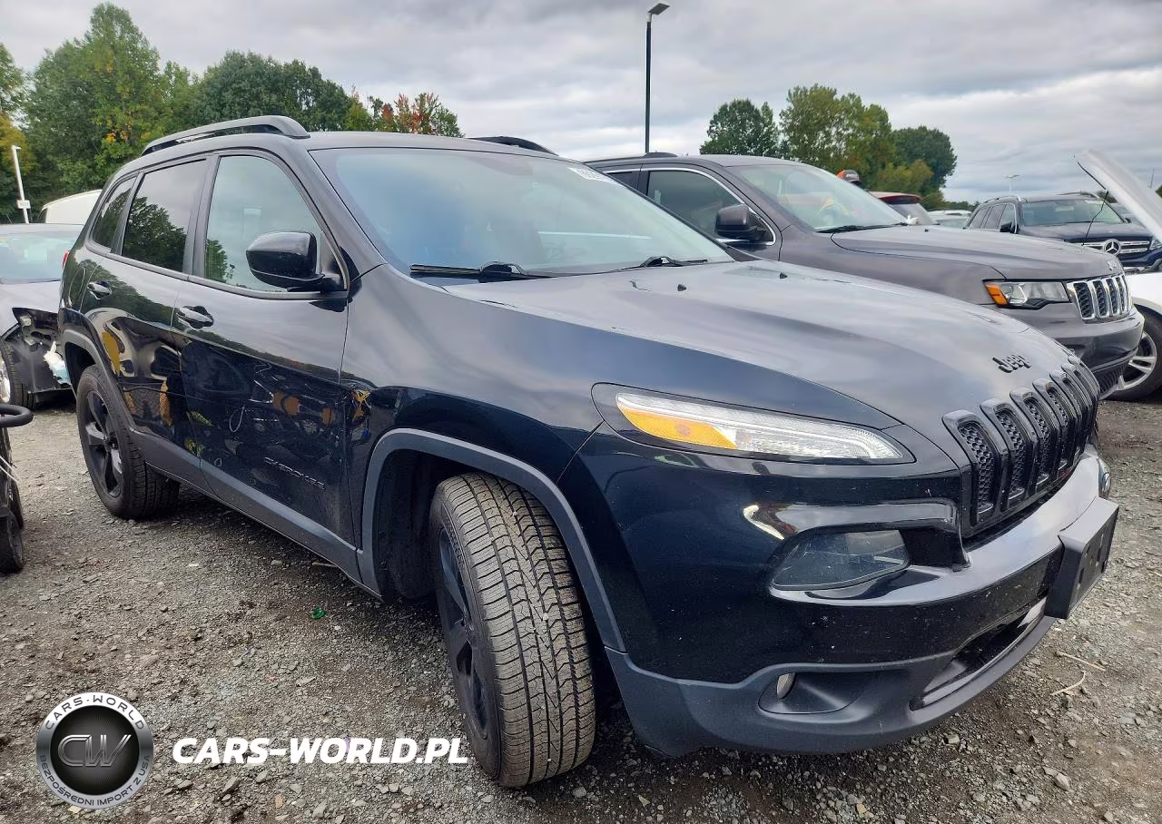 2018 Jeep Cherokee Latitude VIN:1C4PJMCX9JD516282 - 4